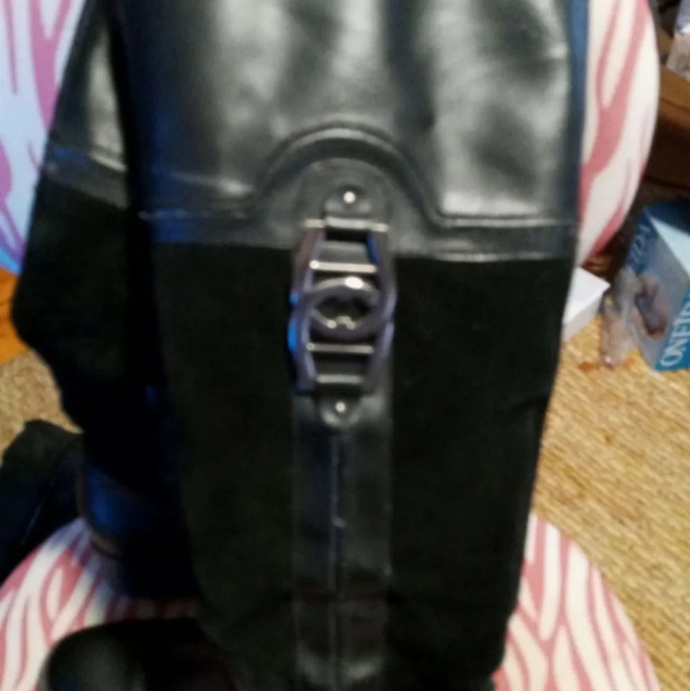 Boots - Picture 3 of 6